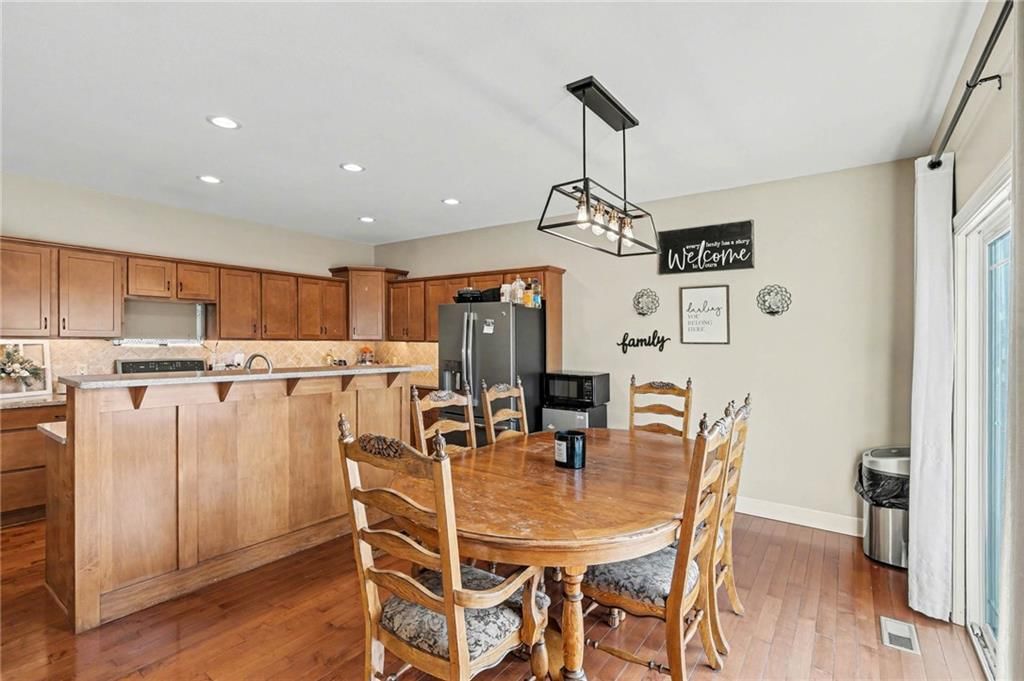2706 Meadow Ridge Drive — photo 10