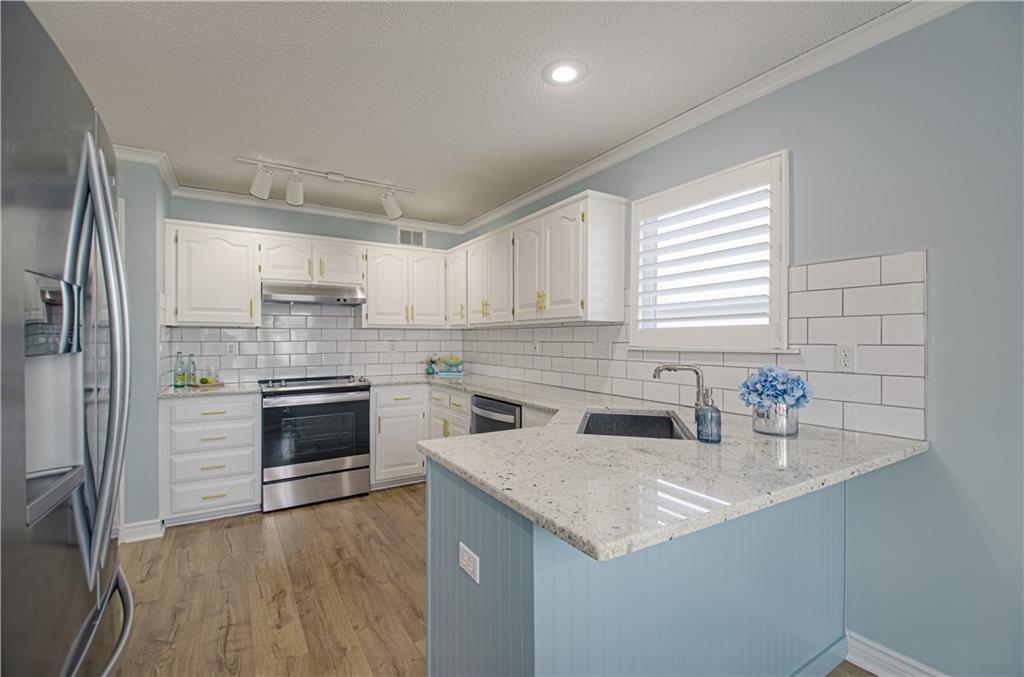 15663 Conser Street — photo 5