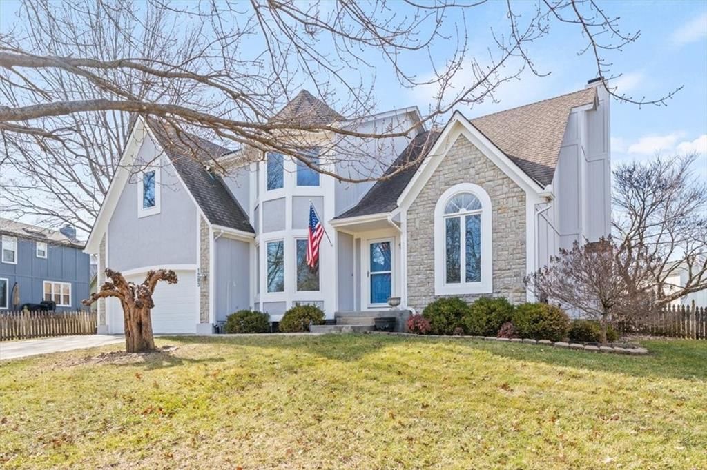 1383 S Hunter Drive, Olathe, KS
