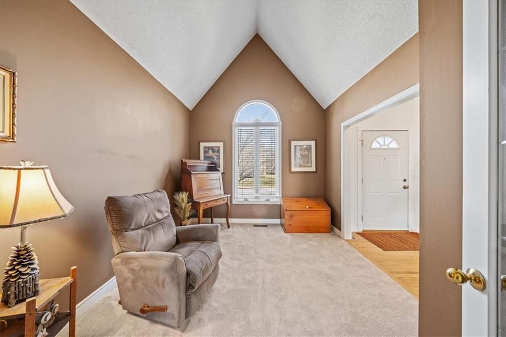 1383 S Hunter Drive — photo 4