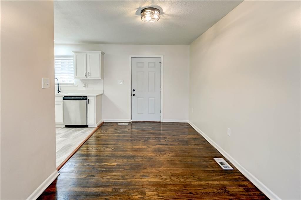 18607 E 6th Street — photo 5