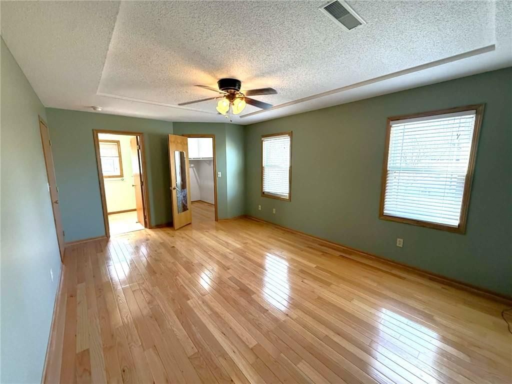 822 W EDWARDS Street — photo 12