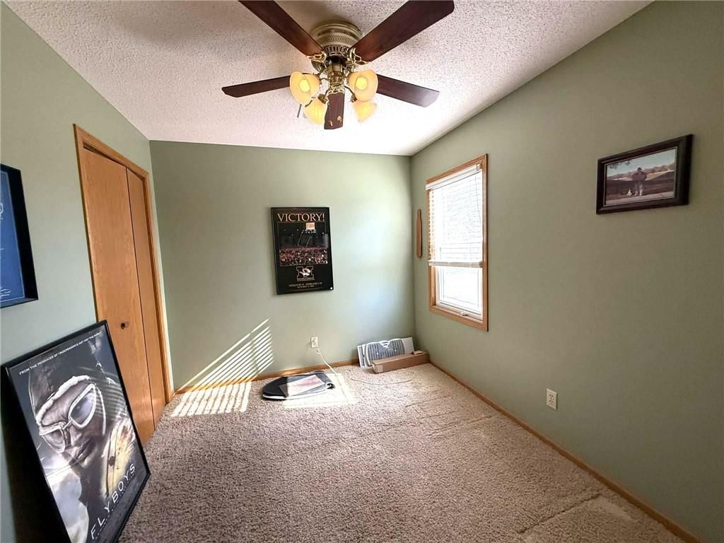 822 W EDWARDS Street — photo 16