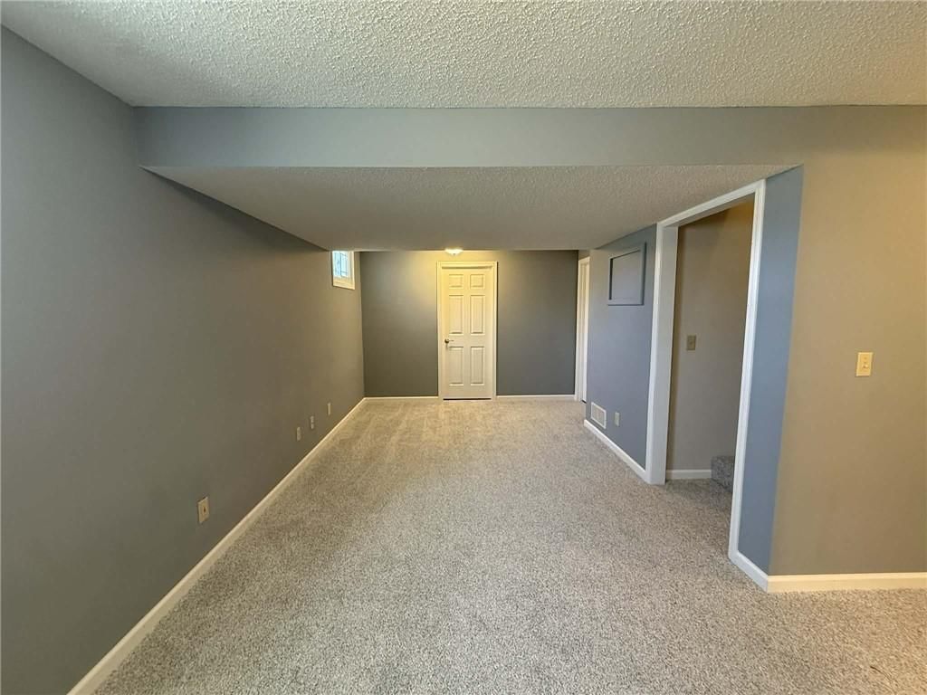822 W EDWARDS Street — photo 18