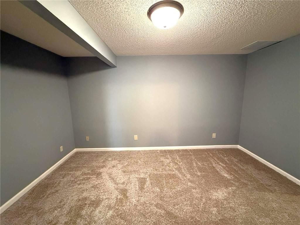 822 W EDWARDS Street — photo 19