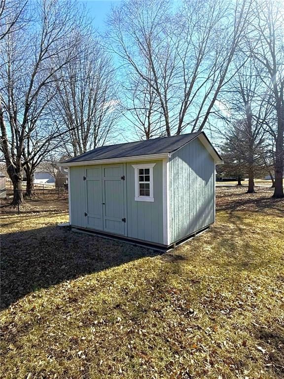 822 W EDWARDS Street — photo 21