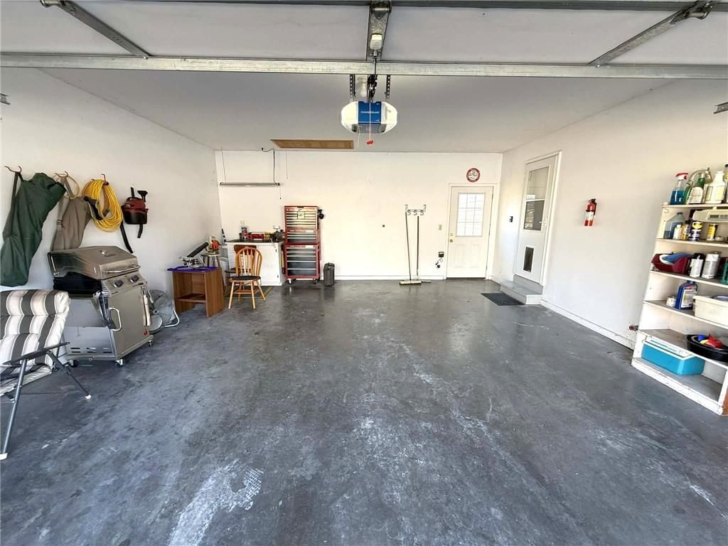 822 W EDWARDS Street — photo 23