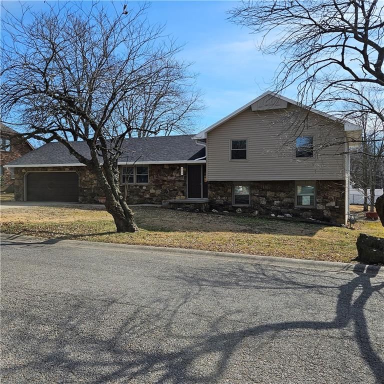 803 Spruce Street, Frontenac, KS