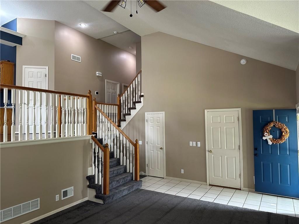 208 N Pacific Court — photo 4