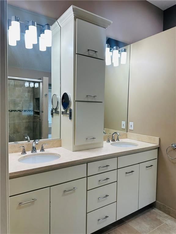 208 N Pacific Court — photo 15