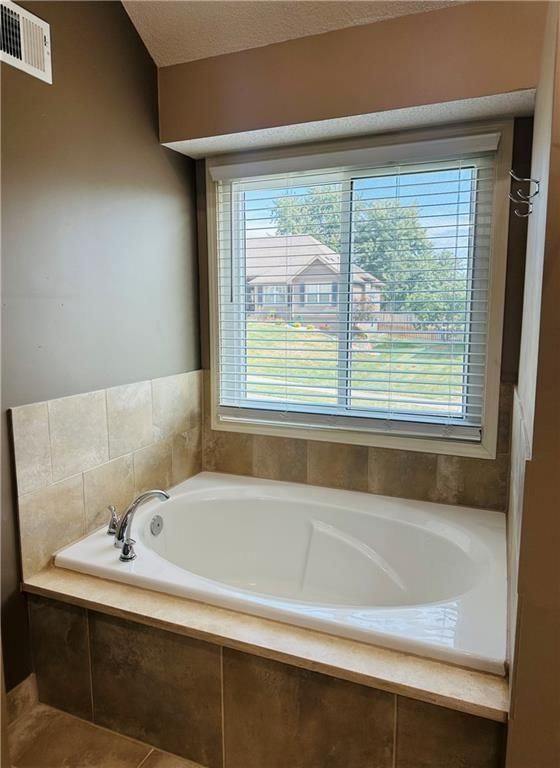 208 N Pacific Court — photo 16