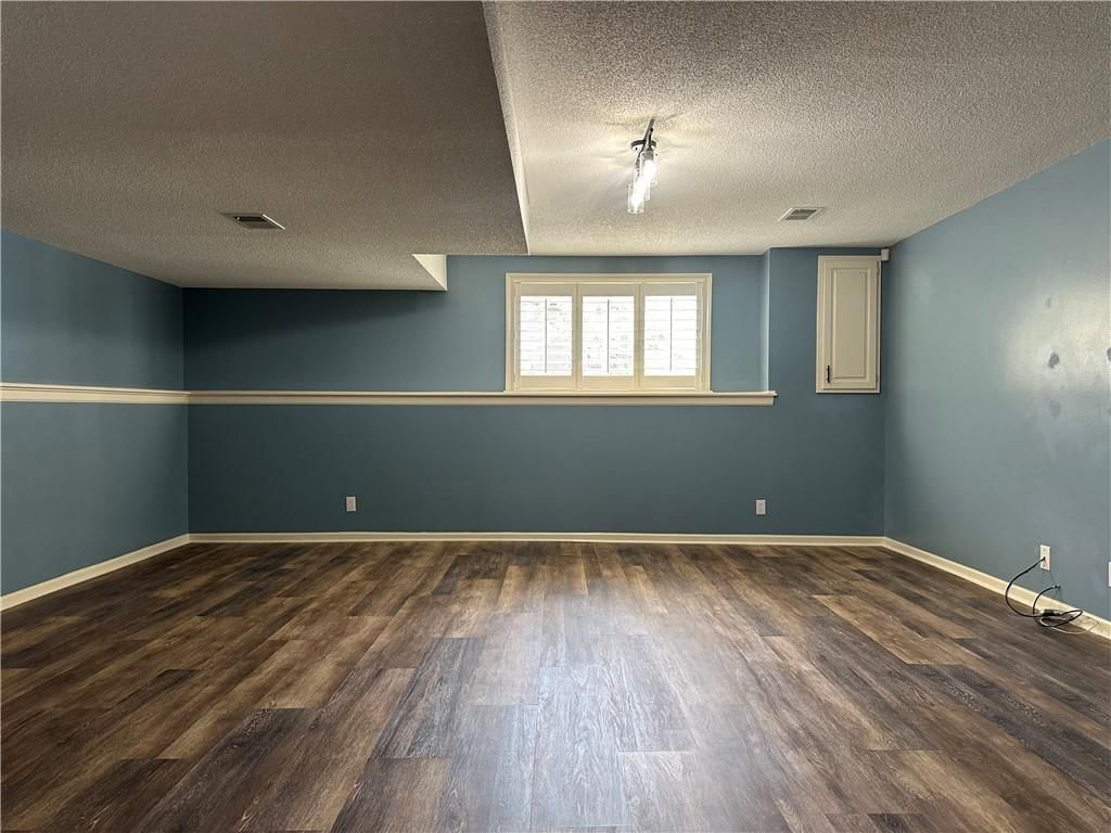 208 N Pacific Court — photo 24