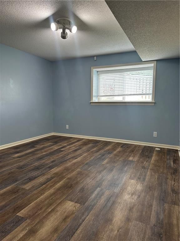 208 N Pacific Court — photo 28