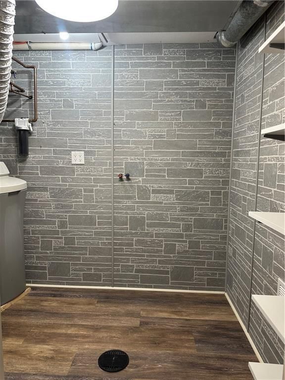208 N Pacific Court — photo 31