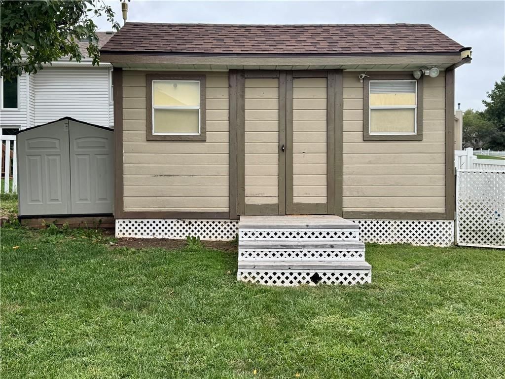208 N Pacific Court — photo 33