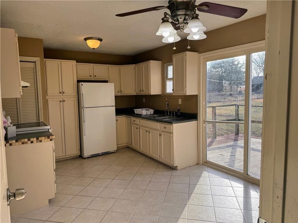 17604 Montgall Drive — photo 10