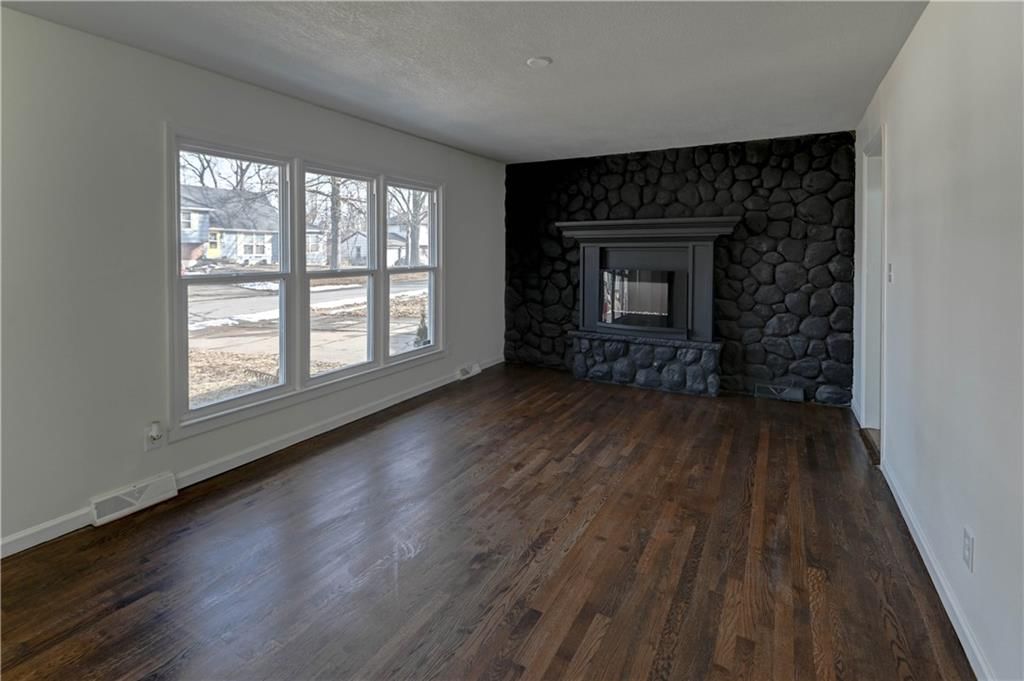 13310 Donnelly Avenue — photo 2
