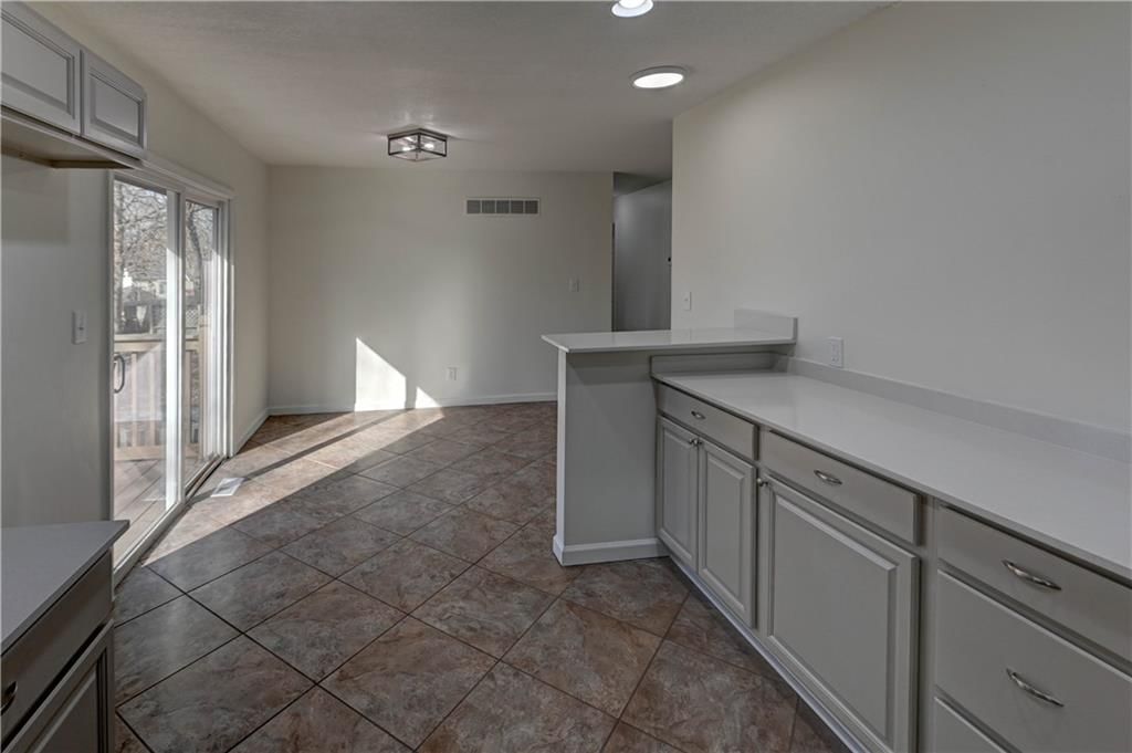 13310 Donnelly Avenue — photo 10