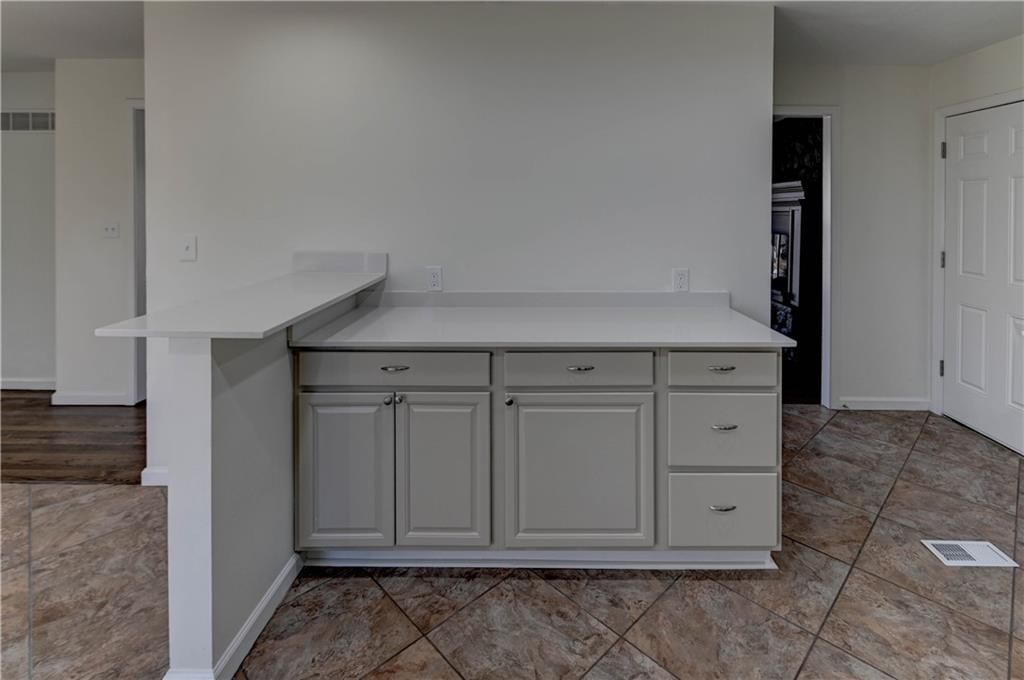 13310 Donnelly Avenue — photo 11