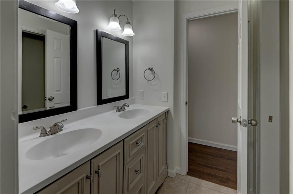 13310 Donnelly Avenue — photo 16
