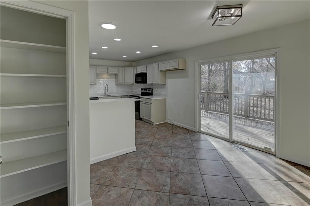 13310 Donnelly Avenue — photo 24