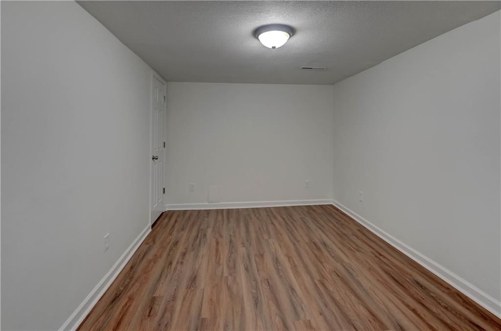 13310 Donnelly Avenue — photo 29