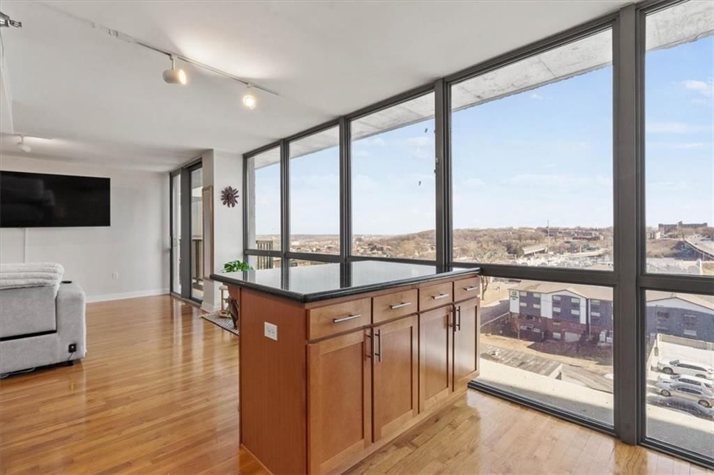 600 Admiral Boulevard — photo 10