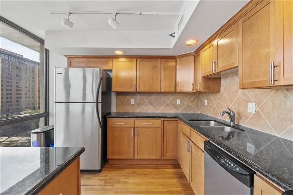 600 Admiral Boulevard — photo 11