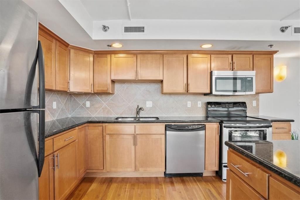 600 Admiral Boulevard — photo 12