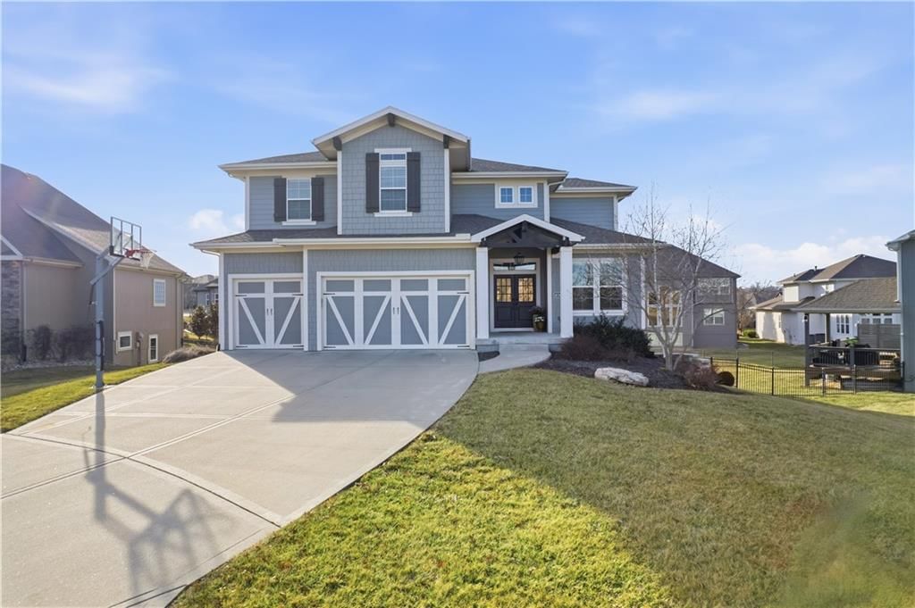 10305 W 170th Place, Overland Park, KS