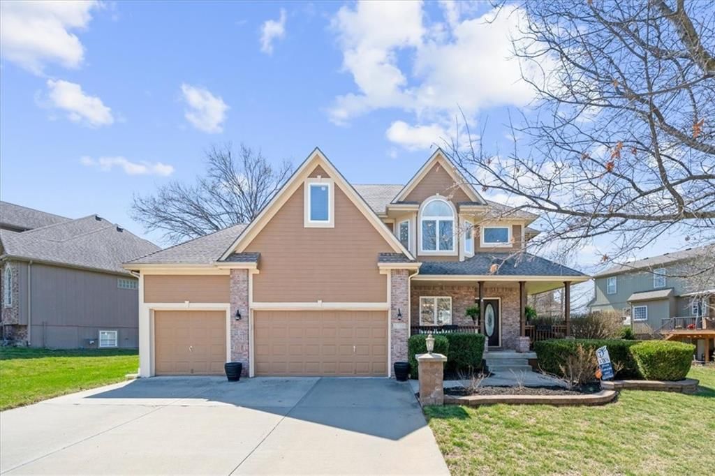 2716 SW REGAL Drive — photo 1