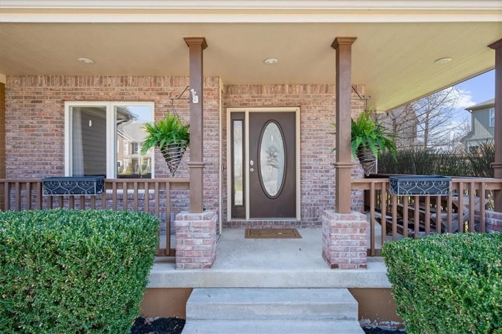 2716 SW REGAL Drive — photo 2