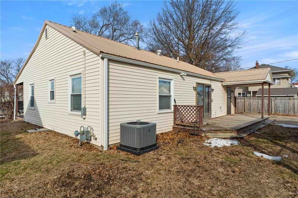 307 S Daviess Street — photo 4