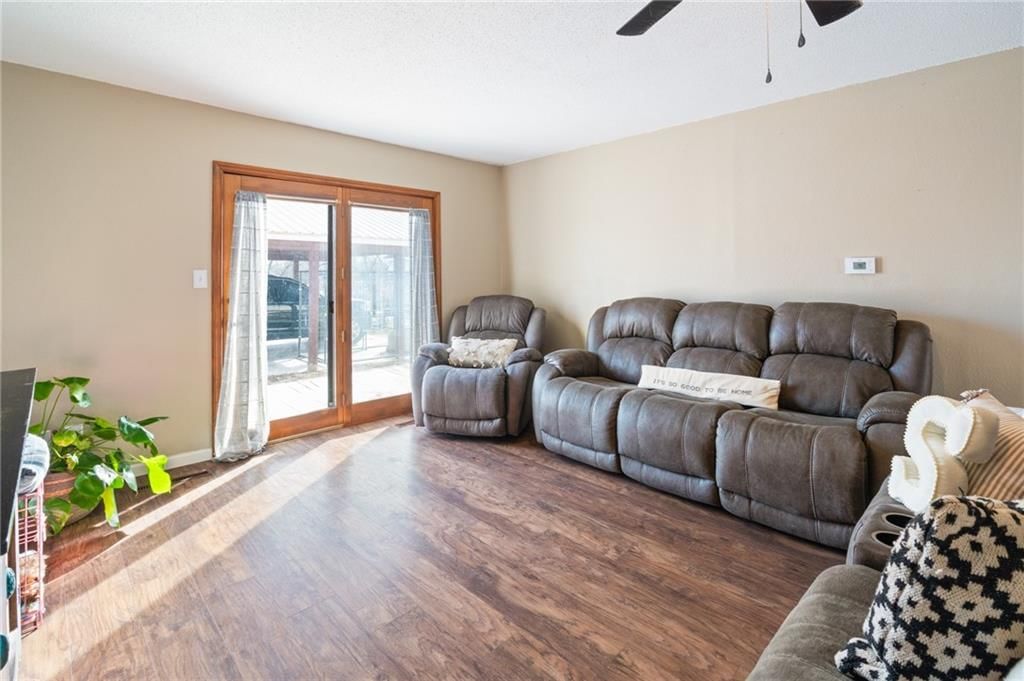 307 S Daviess Street — photo 9