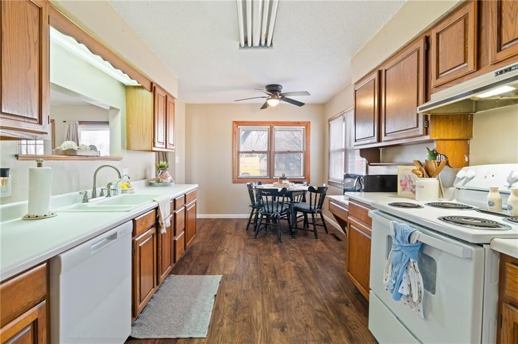 307 S Daviess Street — photo 12