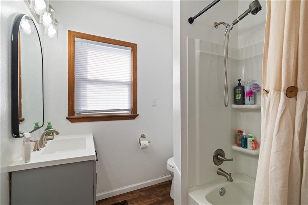 307 S Daviess Street — photo 28