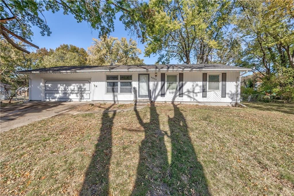 9800 E 81st Terrace, Raytown, MO