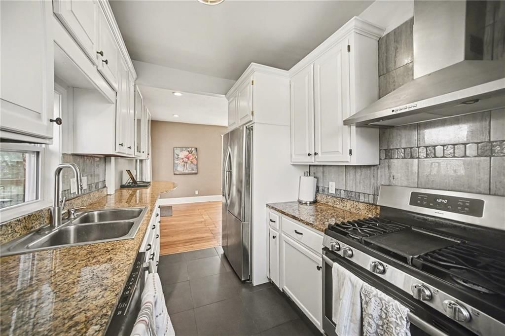 203 N Clinton Place — photo 11