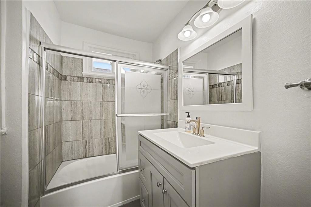 203 N Clinton Place — photo 21