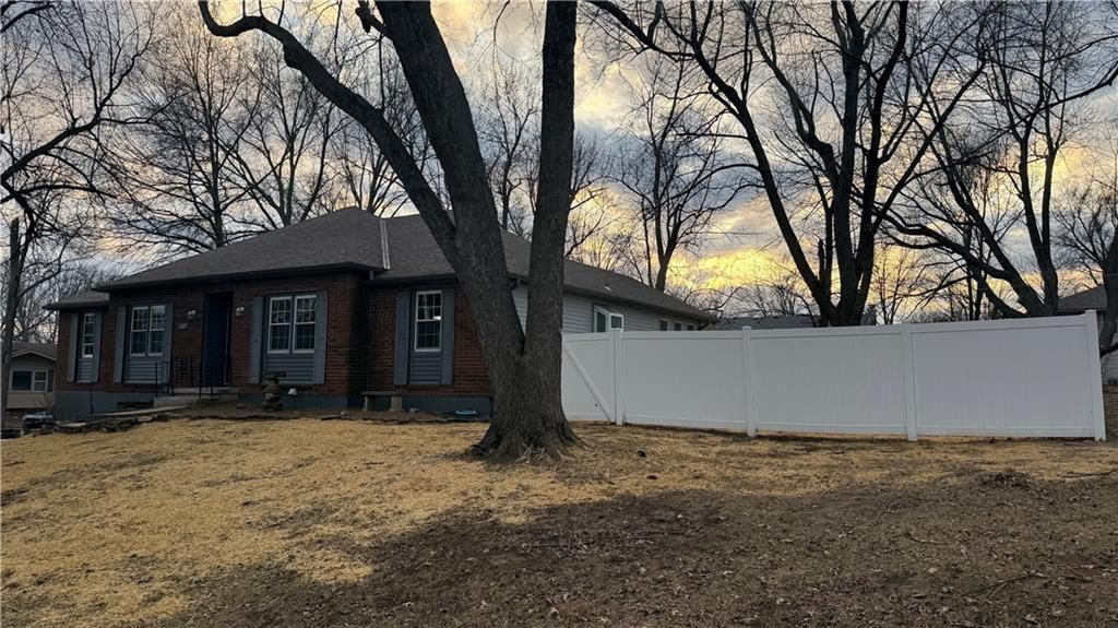 22 Locust Lane — photo 3