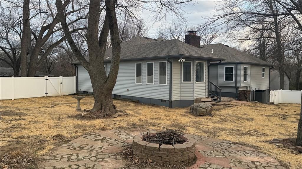 22 Locust Lane — photo 4