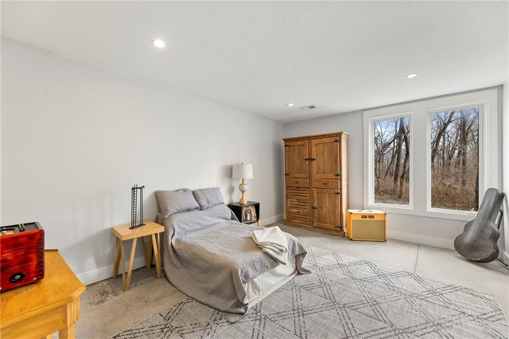 16371 Lake Point Drive — photo 33