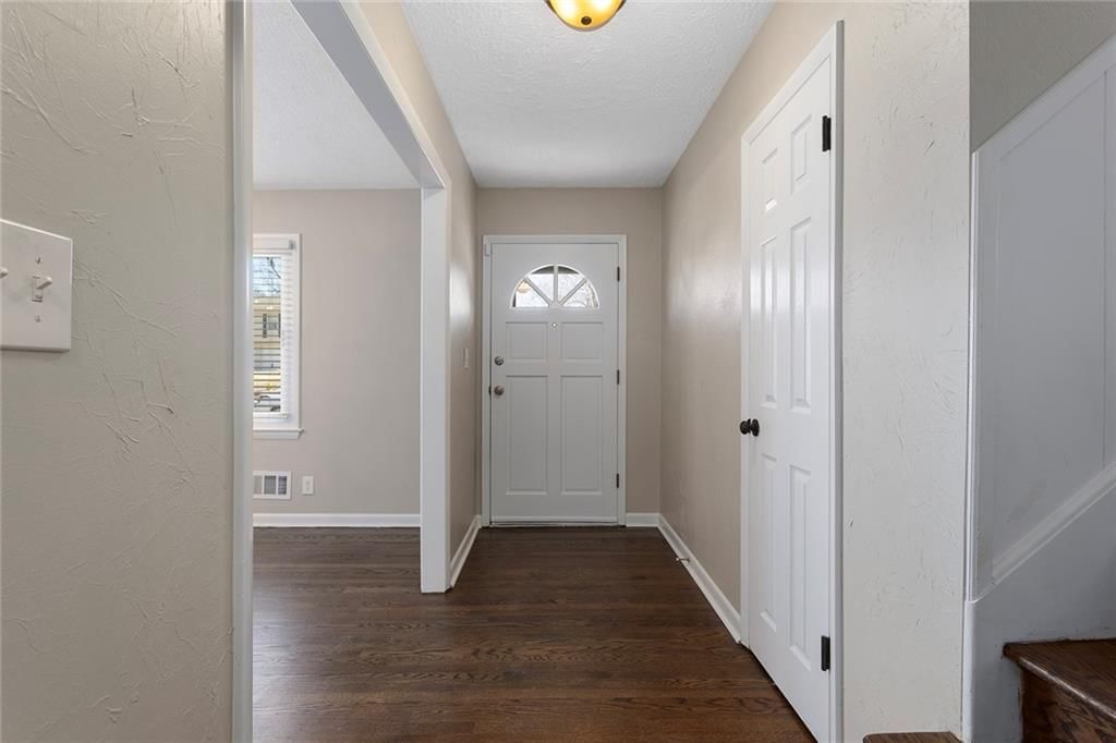7916 Maple Avenue — photo 3