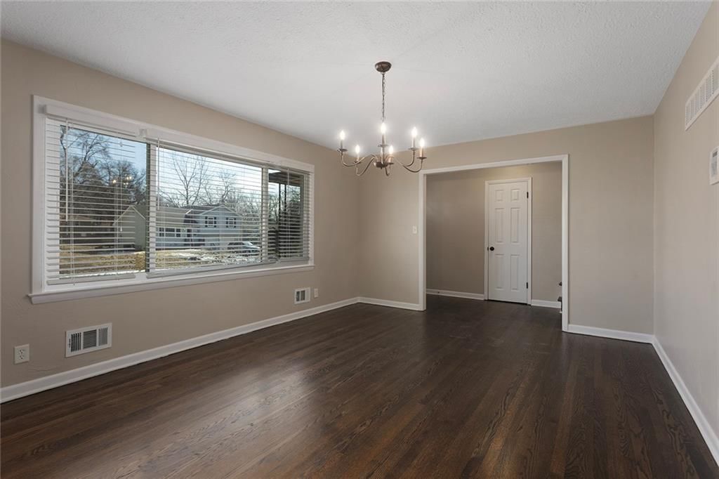 7916 Maple Avenue — photo 4