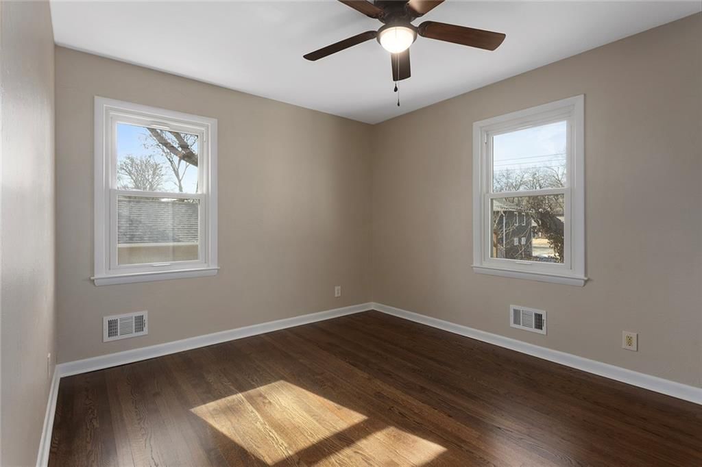 7916 Maple Avenue — photo 15