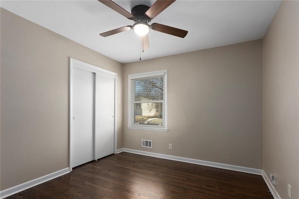 7916 Maple Avenue — photo 17