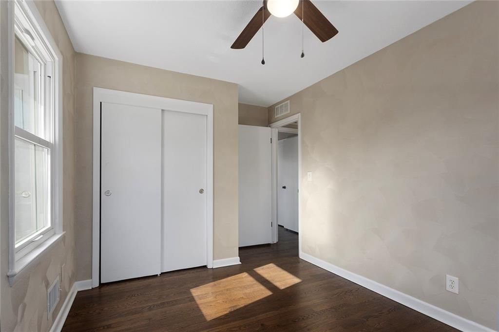7916 Maple Avenue — photo 18