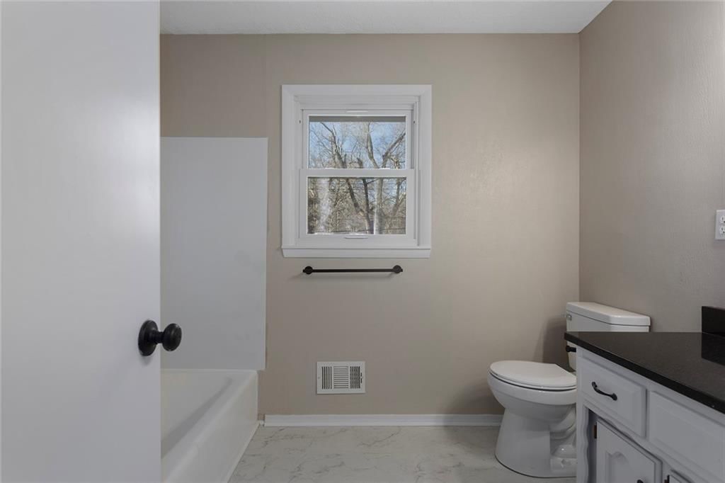 7916 Maple Avenue — photo 21