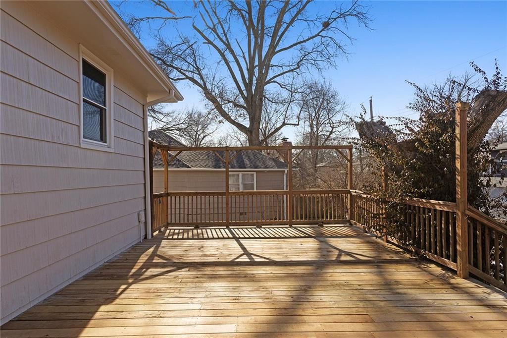 7916 Maple Avenue — photo 25