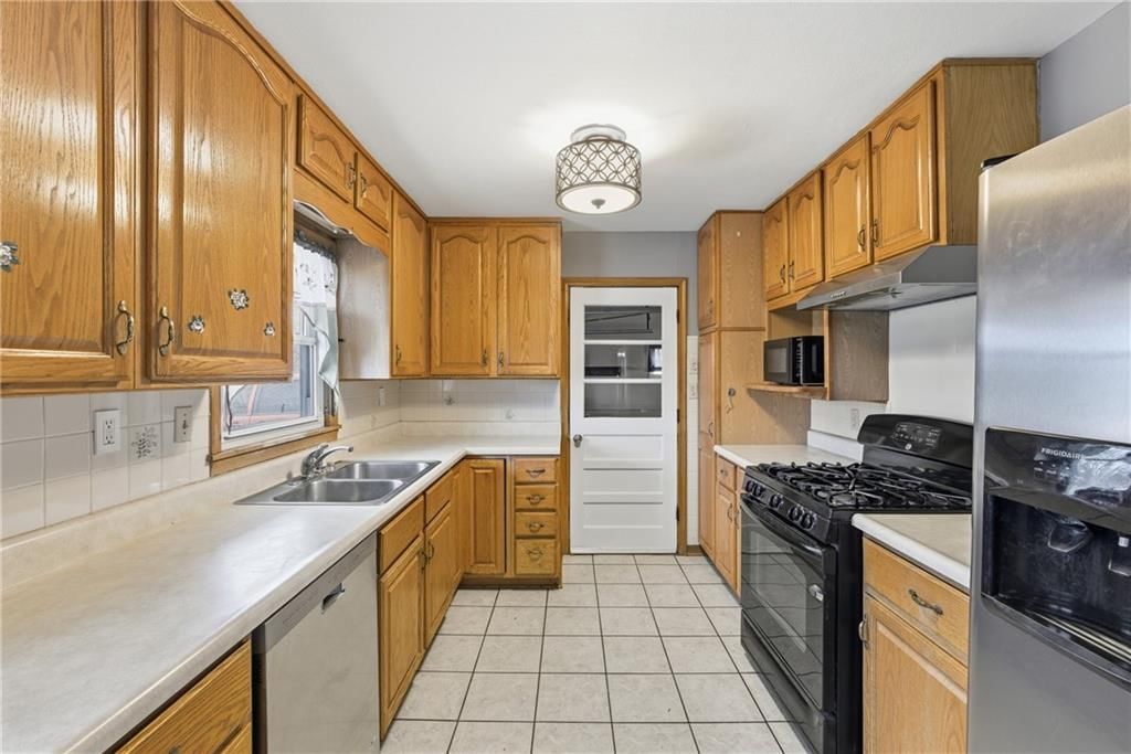 6137 Cernech Road — photo 8